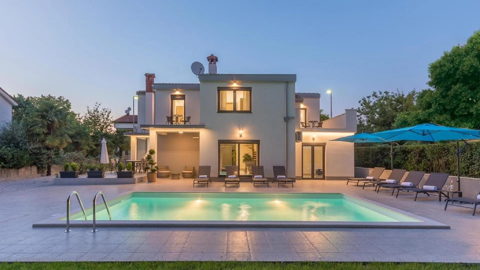 Ferienhaus Mit Privatpool Fuer 9 Personen Ca 248 Qm In Porec, Istrien Istrische Riviera Croatia