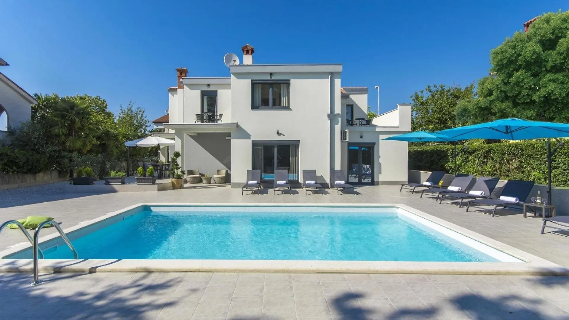 Ferienhaus Mit Privatpool Fuer 9 Personen Ca 248 Qm In Porec, Istrien Istrische Riviera